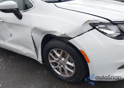 2020 Chrysler Voyager Lxi z USA, uszkodzony, nr VIN 2C4RC1DG1LR144498